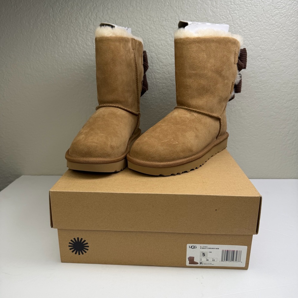 UGG Womenโs Tan Bailey Corduroy With Bow Detail Suede Boots Size 5